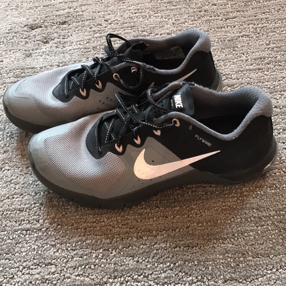 Nike tennis shoes